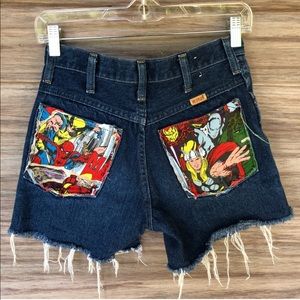 🛍closet closing🛍 10”rise marvel pocket shorts